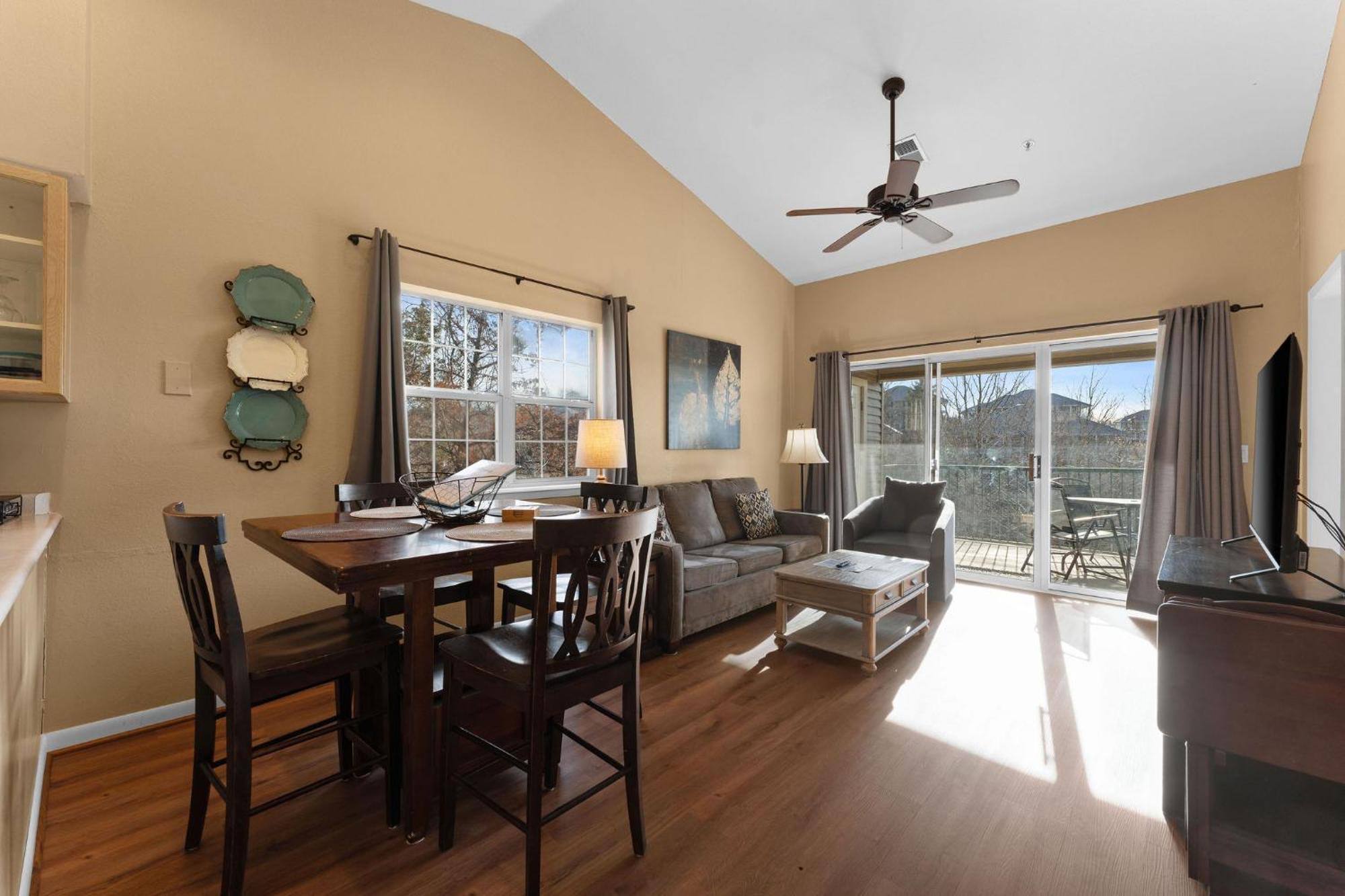 Cozy Top Floor 2Br Condo With View And Amenities!! Point Lookout Extérieur photo