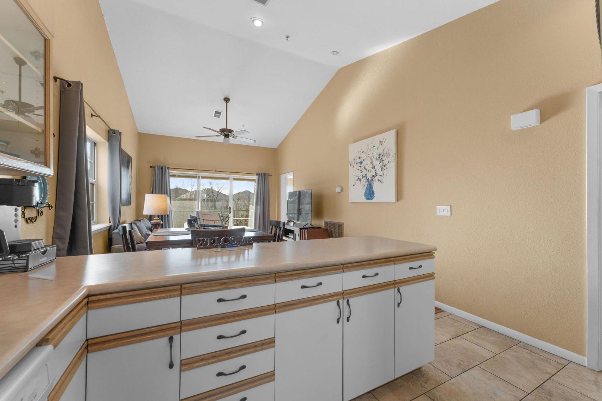 Cozy Top Floor 2Br Condo With View And Amenities!! Point Lookout Extérieur photo