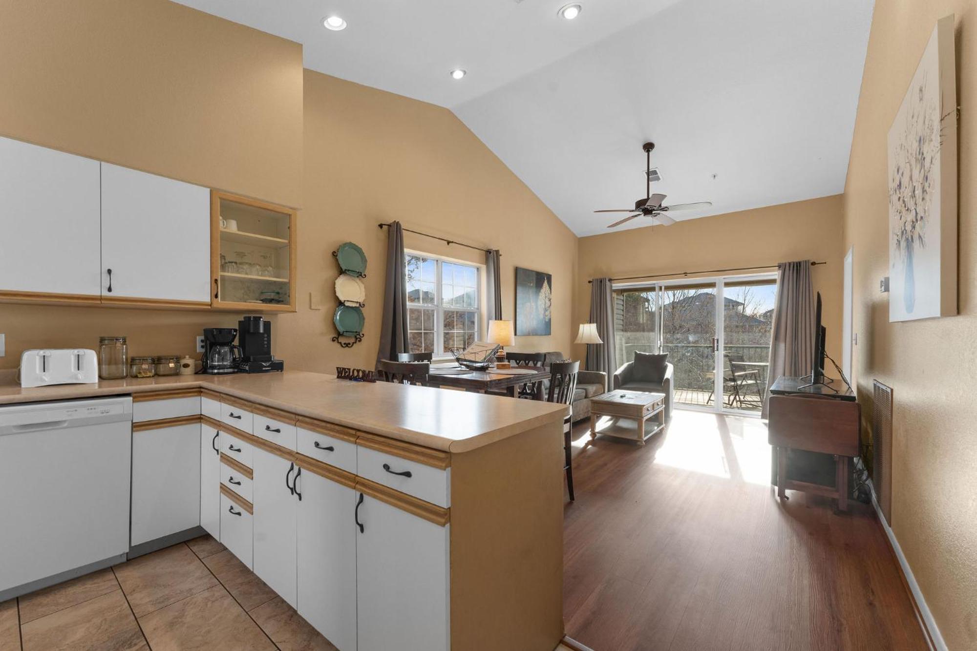 Cozy Top Floor 2Br Condo With View And Amenities!! Point Lookout Extérieur photo